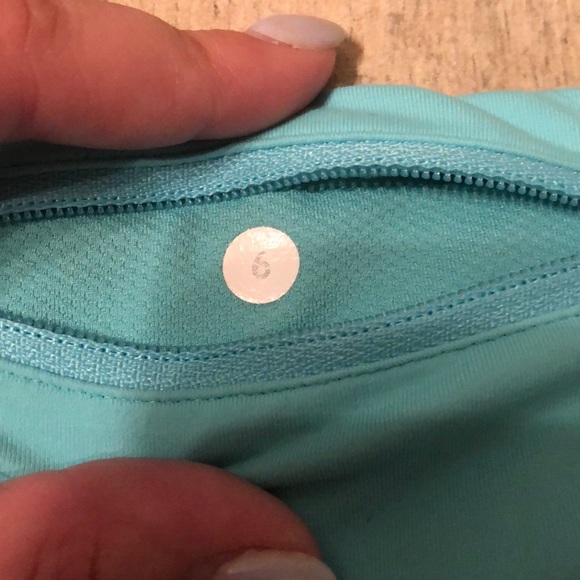 lululemon shorts - Picture 3 of 6